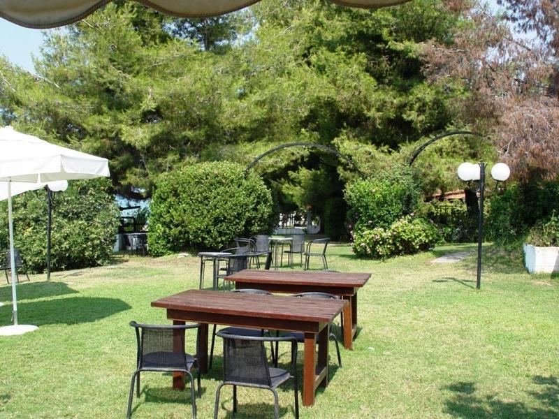 Para Thin Alos Inn Néos Marmarás Exterior foto