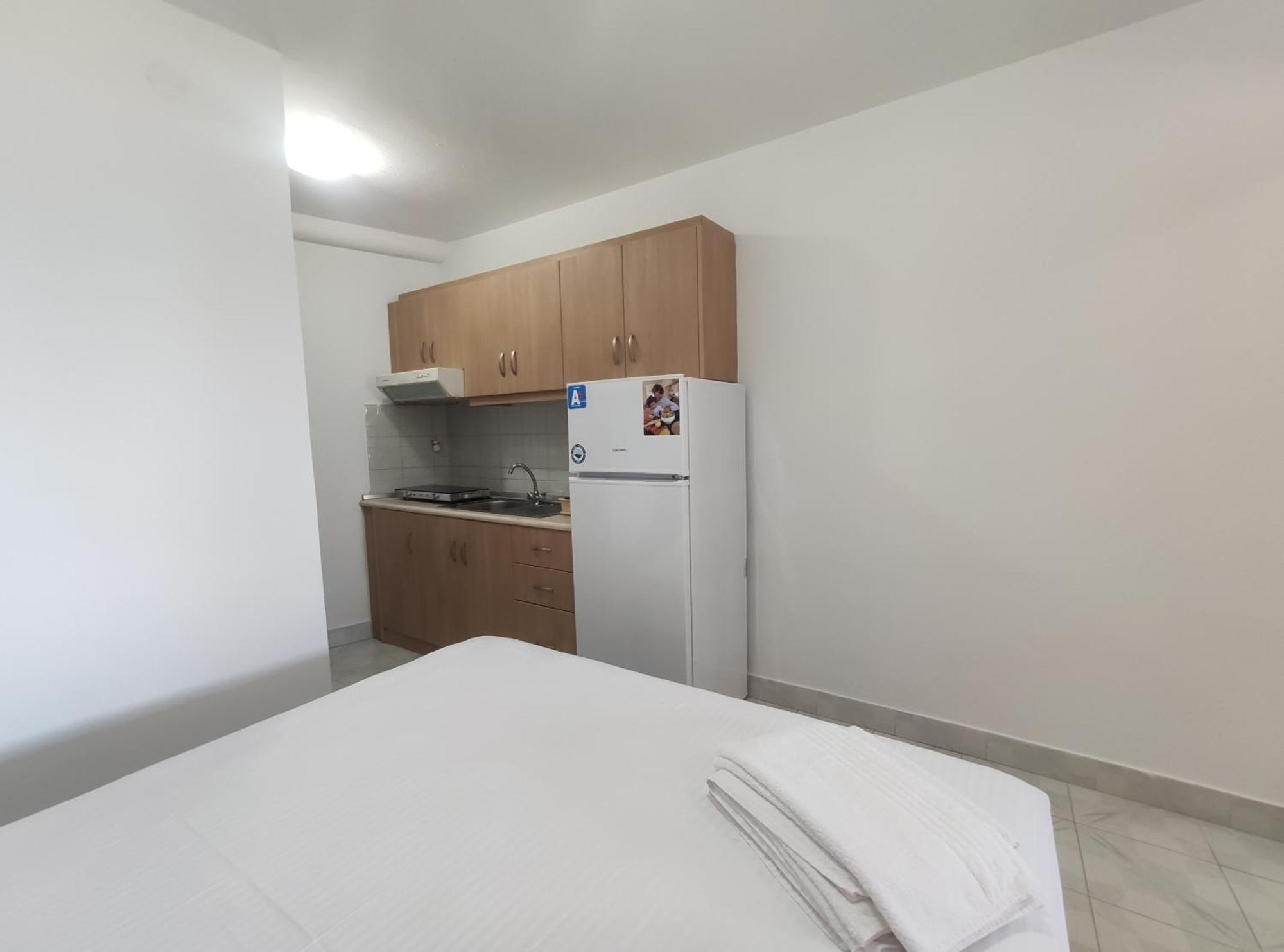 Para Thin Alos Inn Néos Marmarás Exterior foto