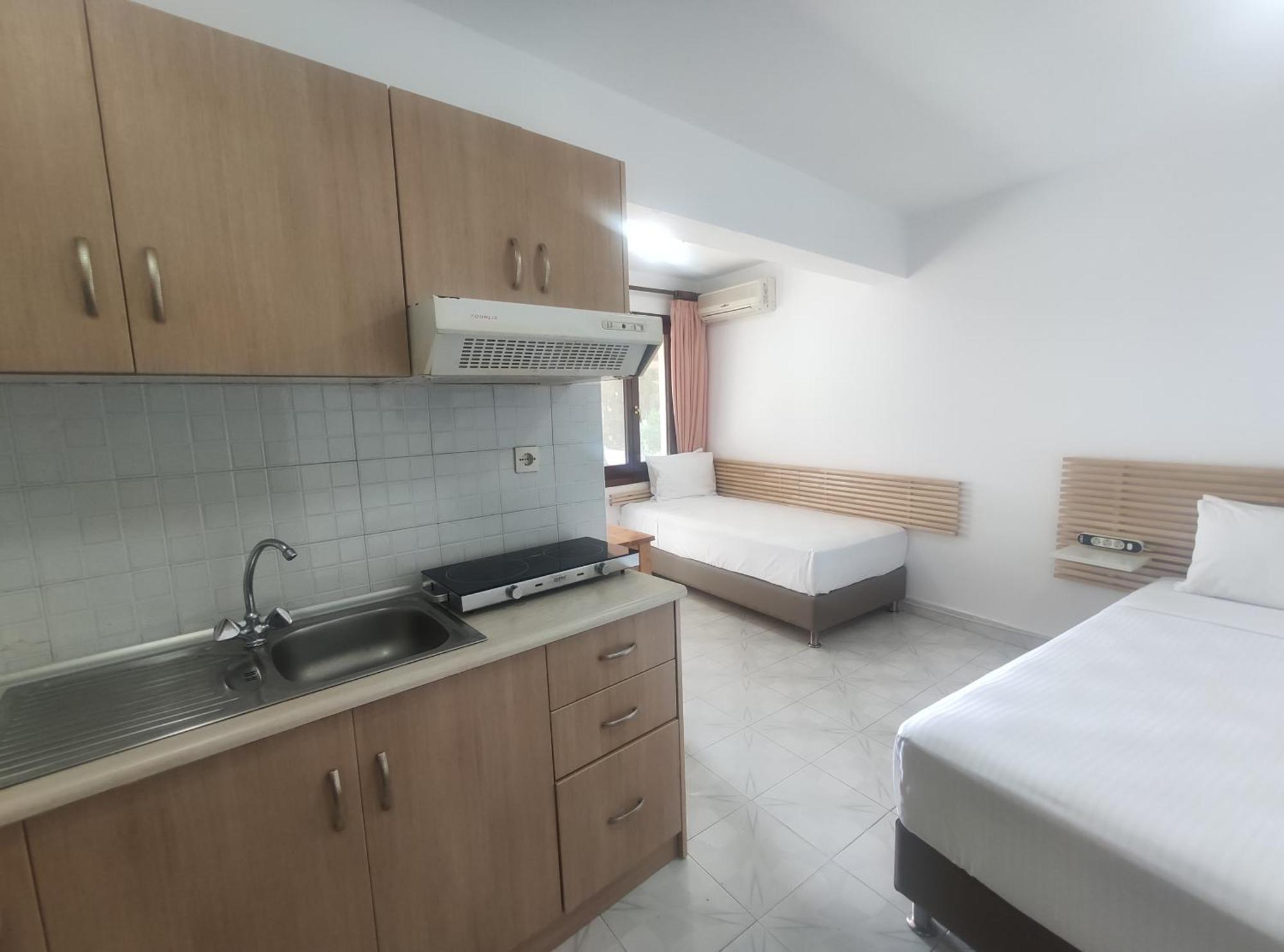Para Thin Alos Inn Néos Marmarás Exterior foto
